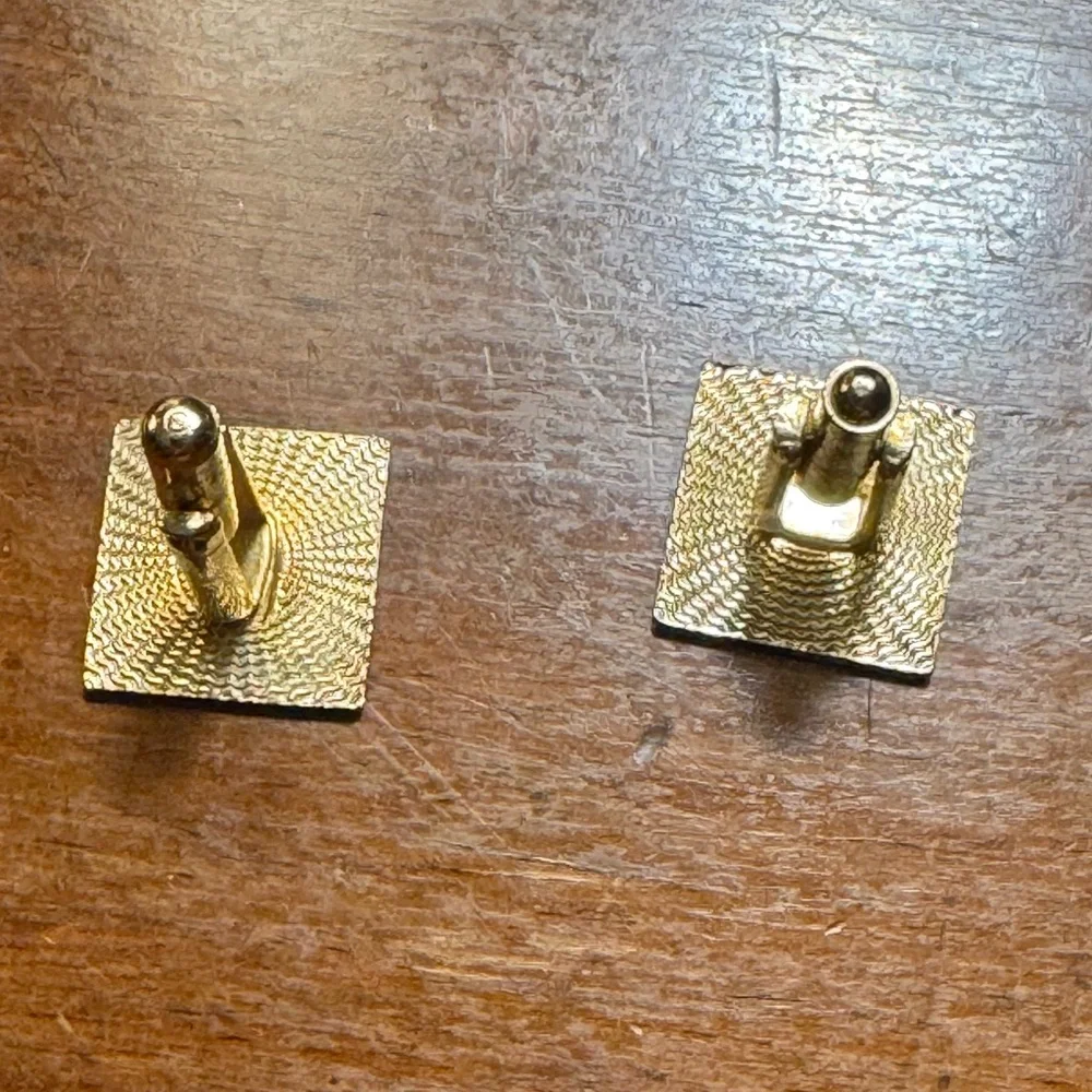Vintage gold plated cuff links, EUC